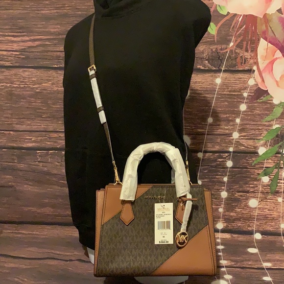 🌺 MICHAEL KORS 🌺 HOPE BROWN MEDIUM MESSENGER - Picture 2 of 8